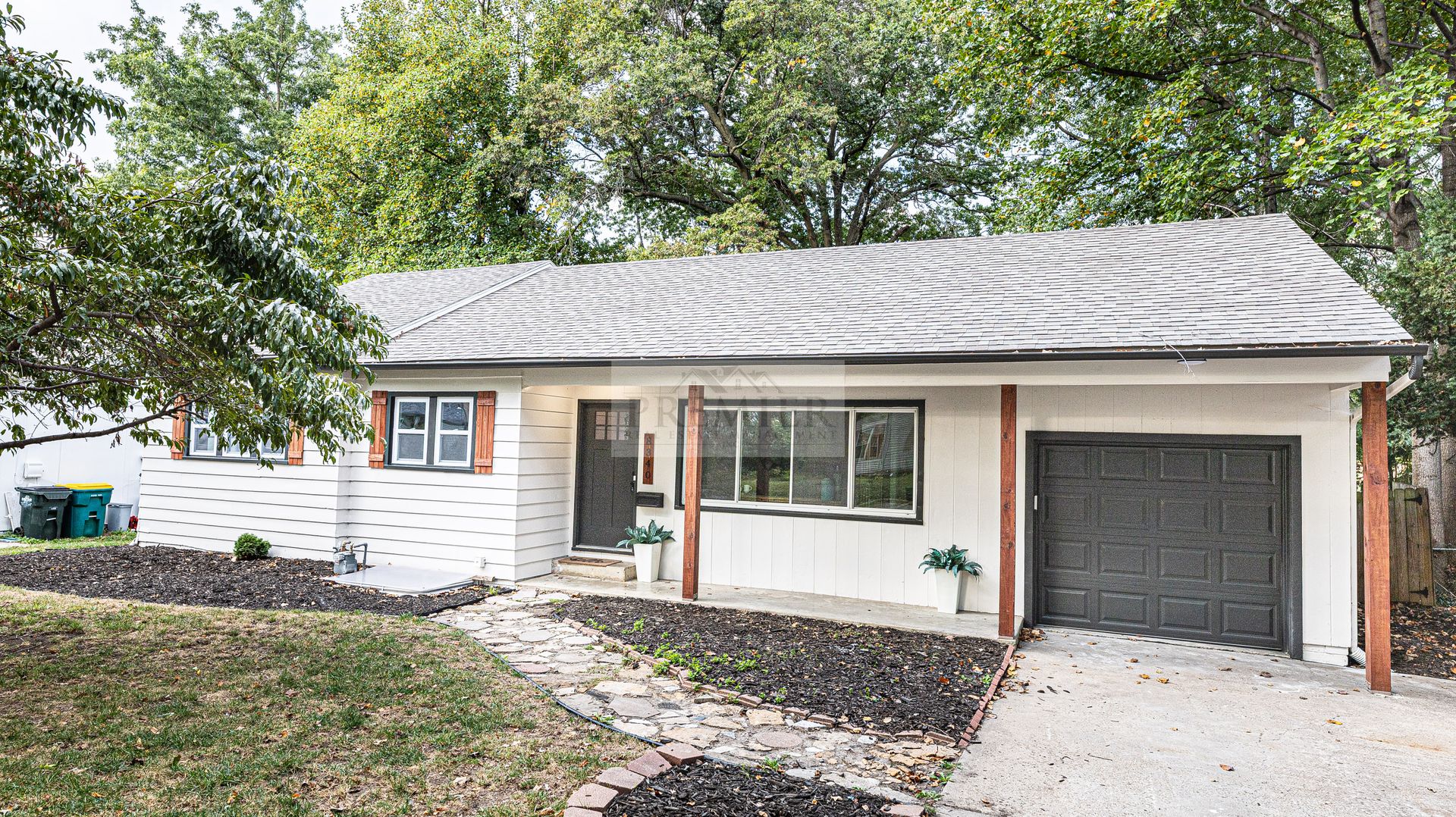 Overland Park House: 8340 Riggs st