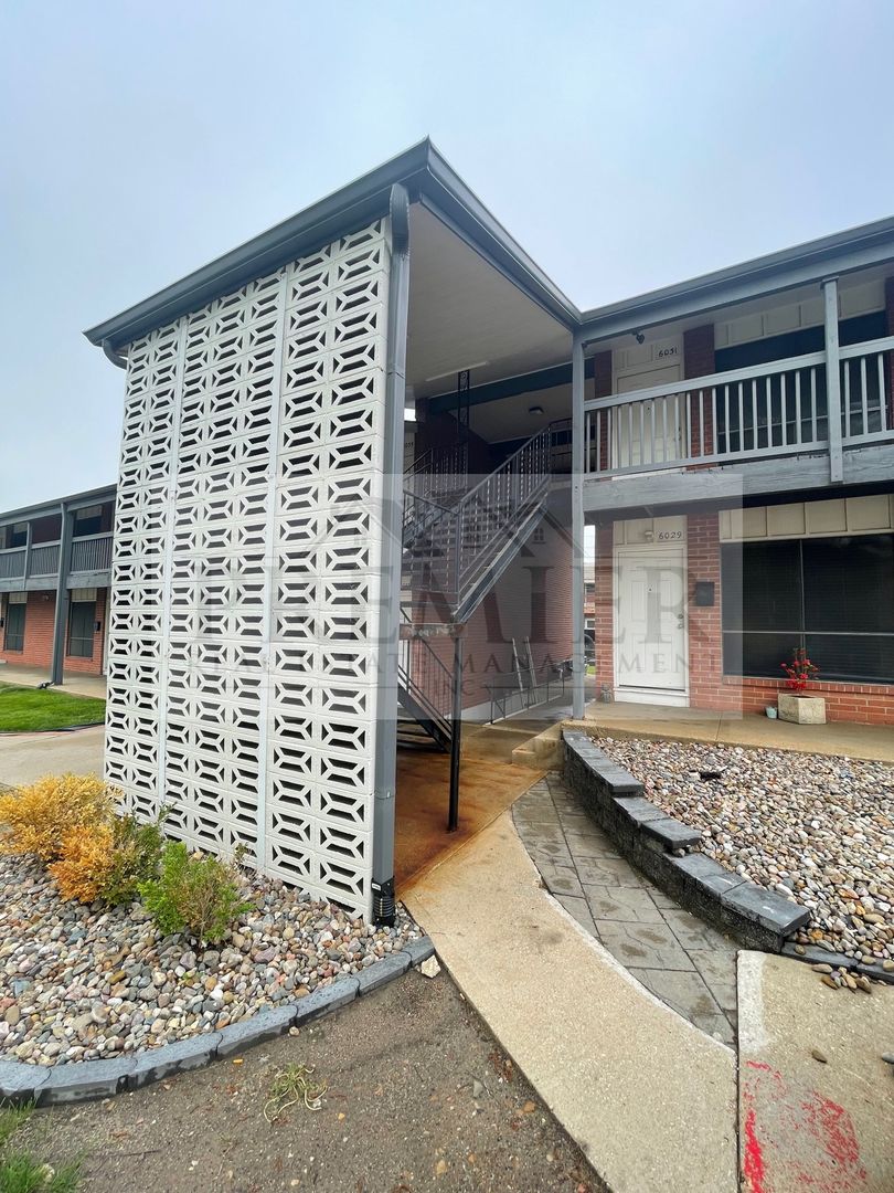 Shawnee Apartment: 6017 Barton Drive