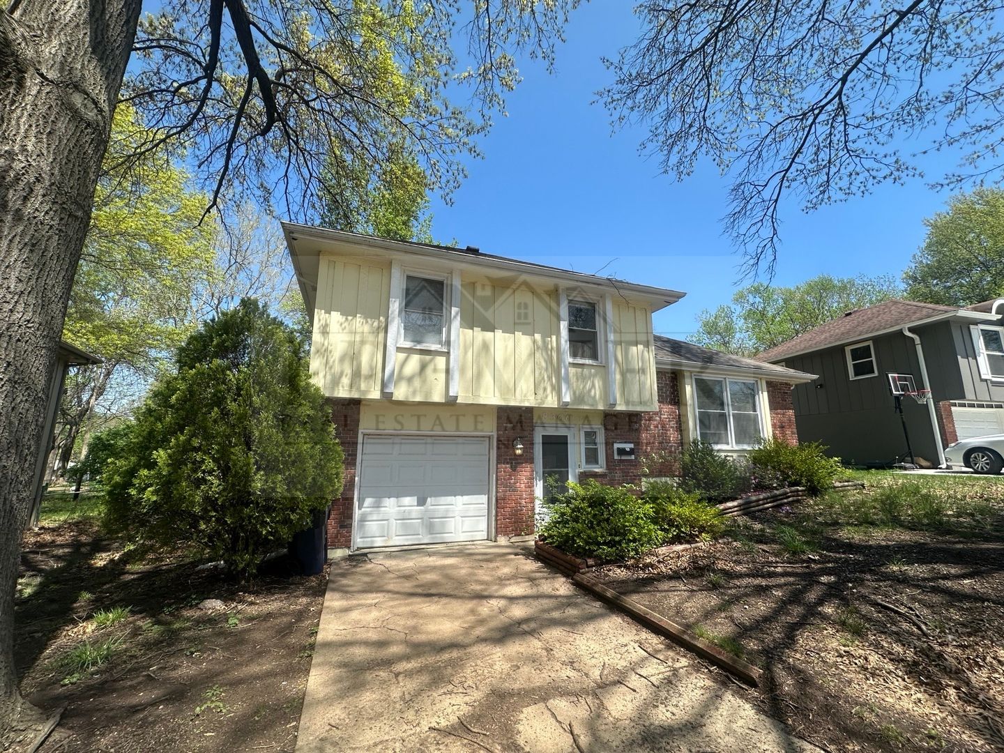 Kansas City House: 8300 E 104th Terrace