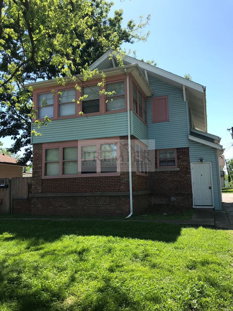 Independence Apartment: 1124 S Ash Ave