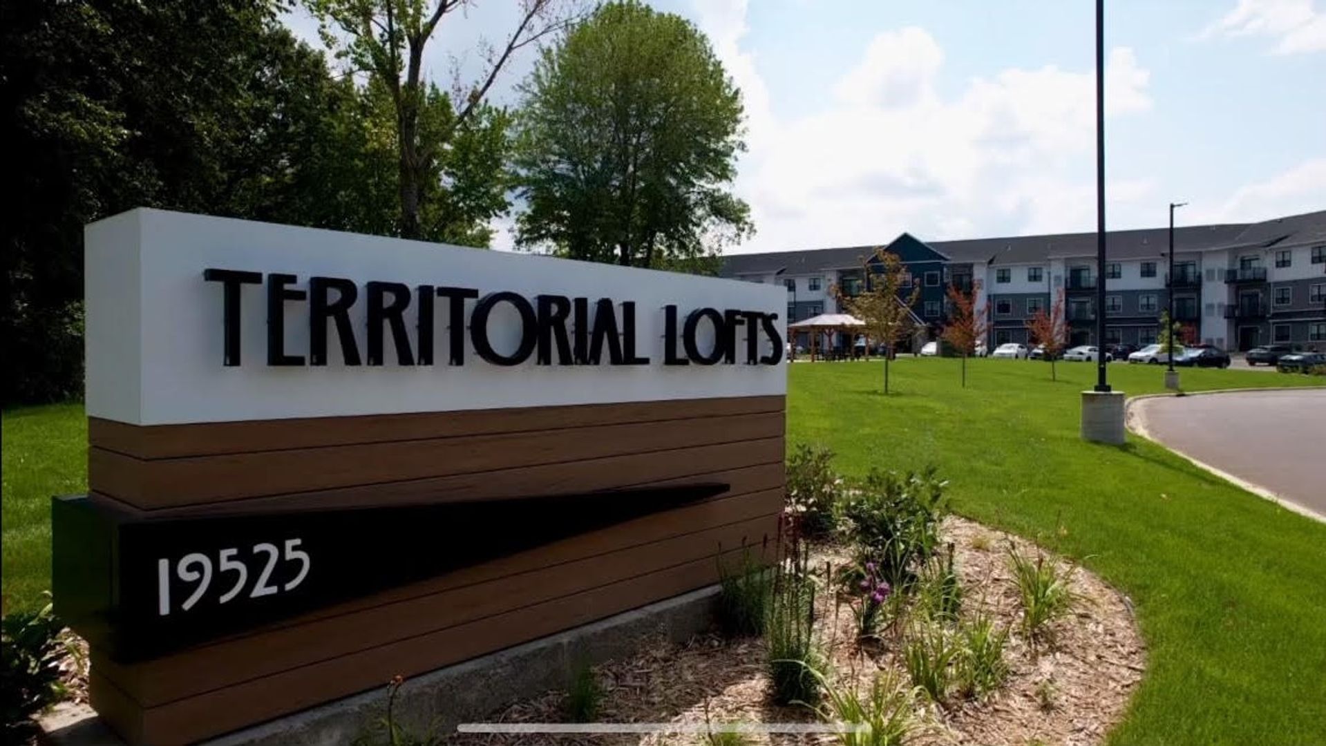 Rogers Apartment: 19525 Territorial Rd