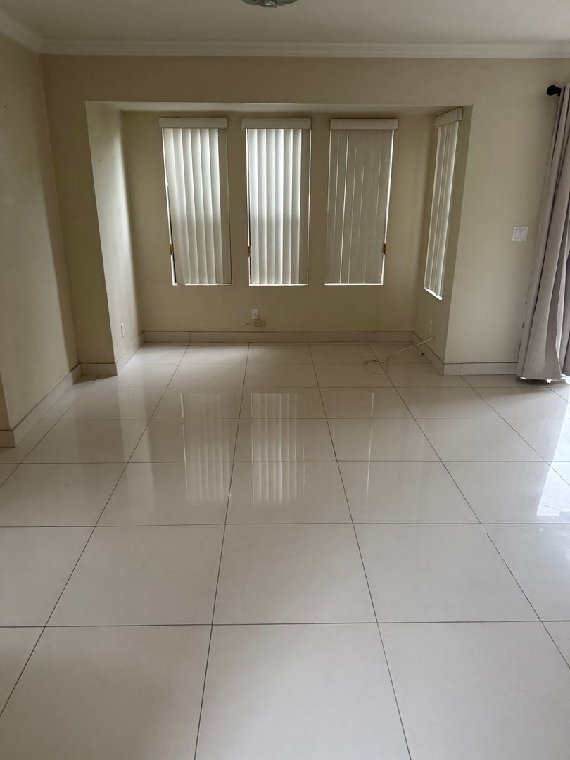 National City House: 1803 Via Las Palmas Unit 41