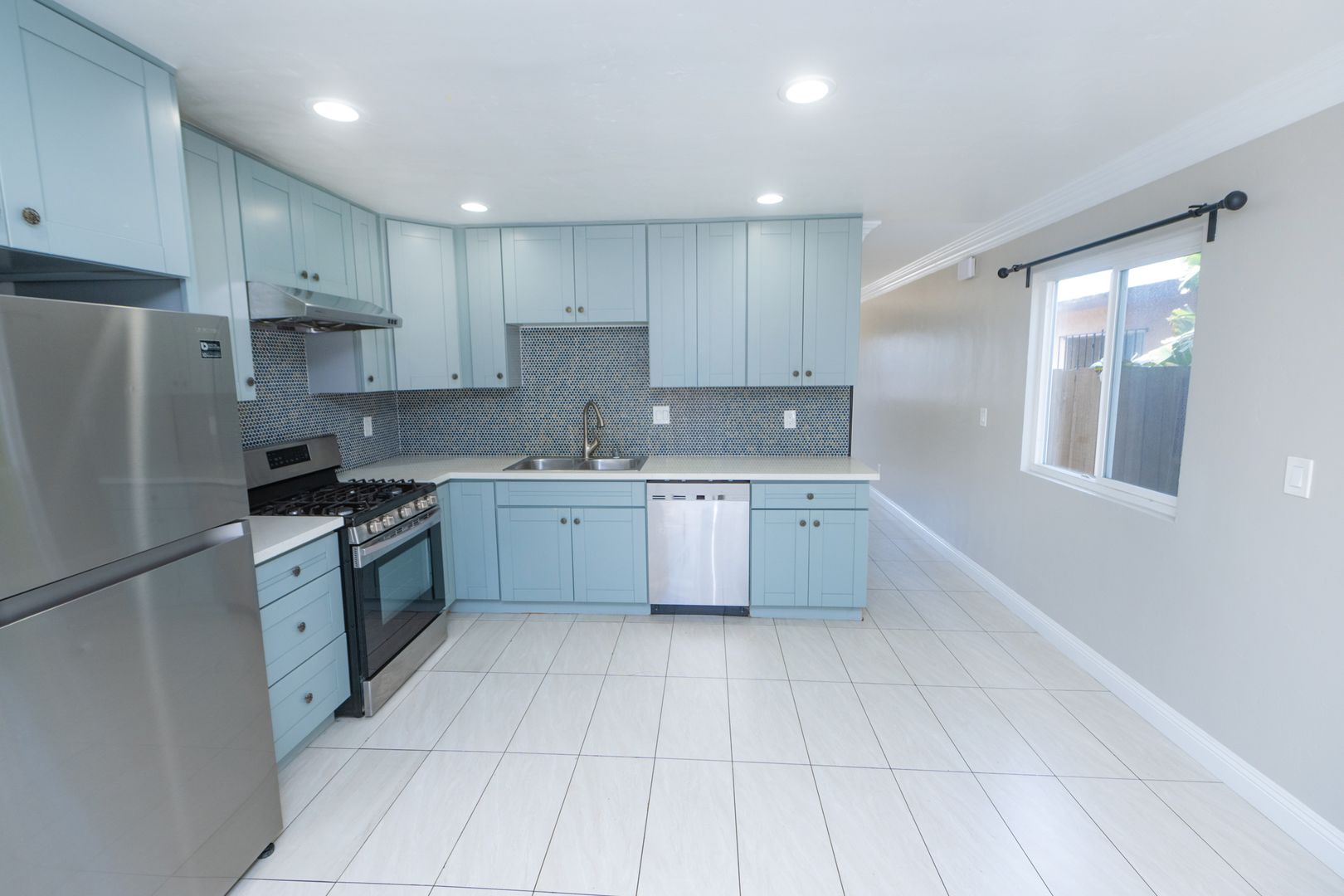 Chula Vista Apartment: 33 Madison Ave