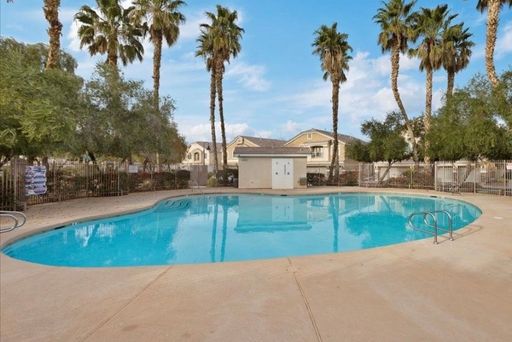 2 bedroom townhome with 1 car garage – photo 1