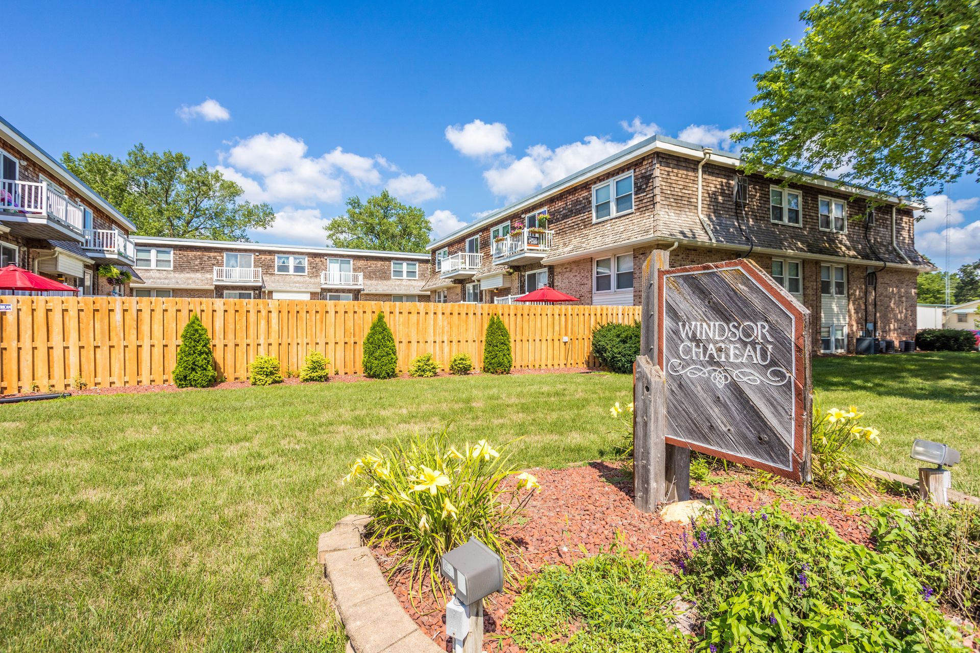 Windsor Chateau - $500 off 1st month rent - LEASE TODAY!!