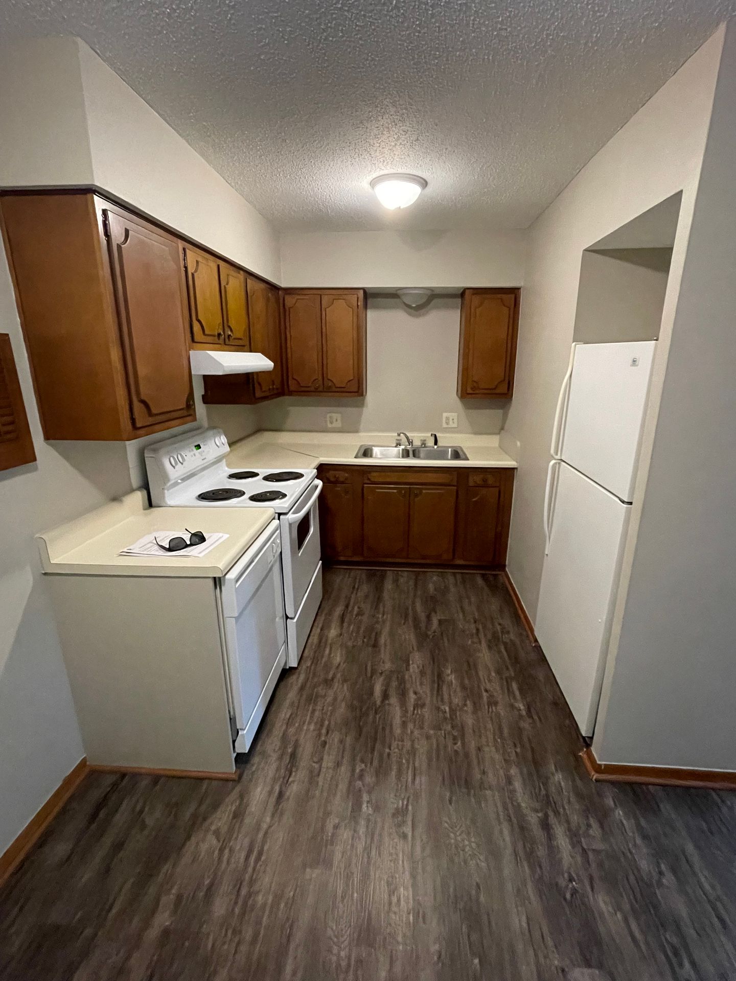 Des Moines Apartment: 432 Tonawanda Dr