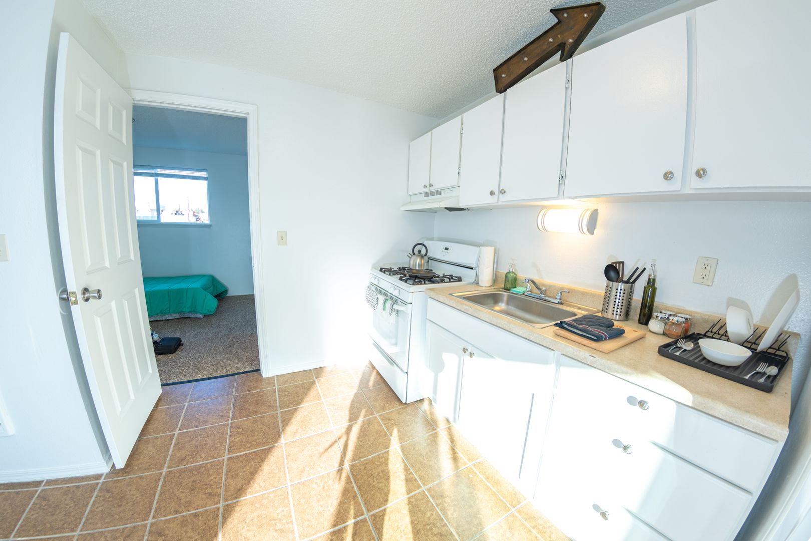 Tacoma Apartment: 5930 Sixth Ave