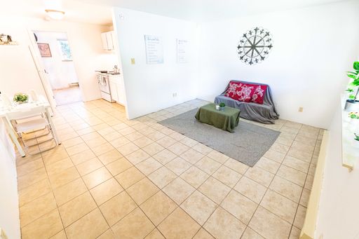 Deluxe 1 bedroom @ Mark Twain - Free Applications & One Month FREE – photo 1