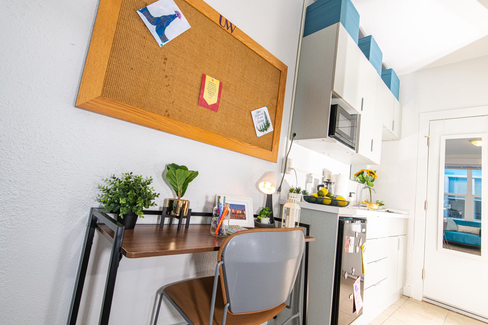 Tacoma Apartment: 2405 1/2 Pacific Ave