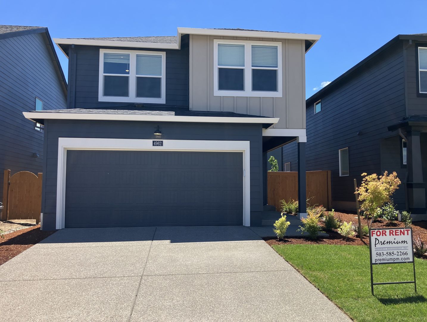 Salem House: 4962 Dilling Ave NE