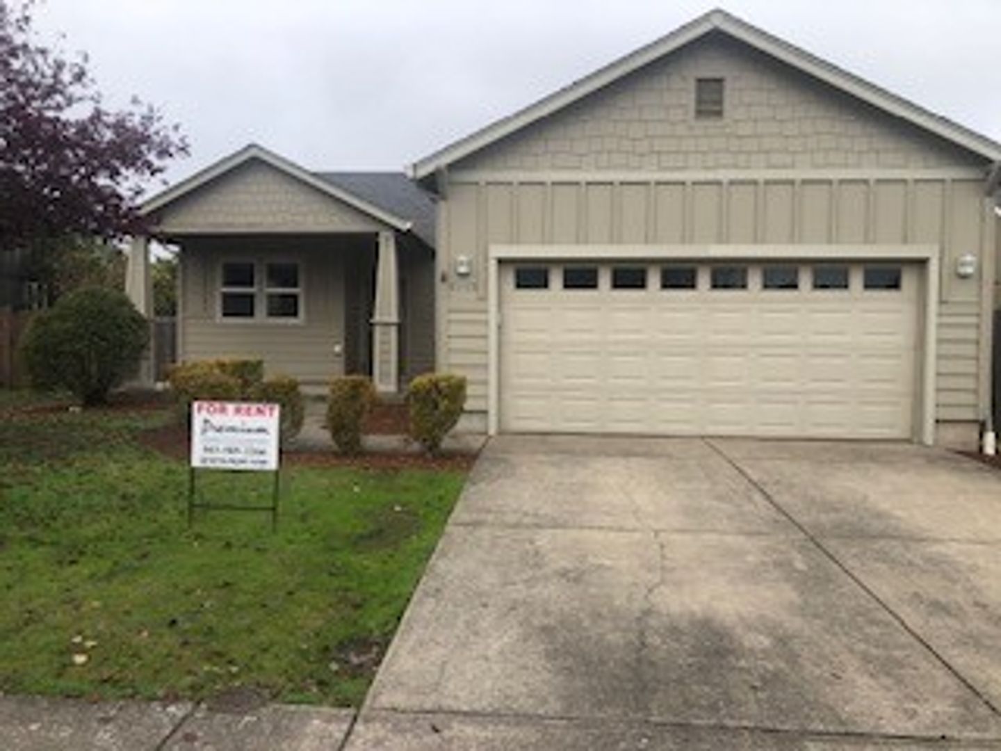 Albany House: 3845 Somerset Dr NE