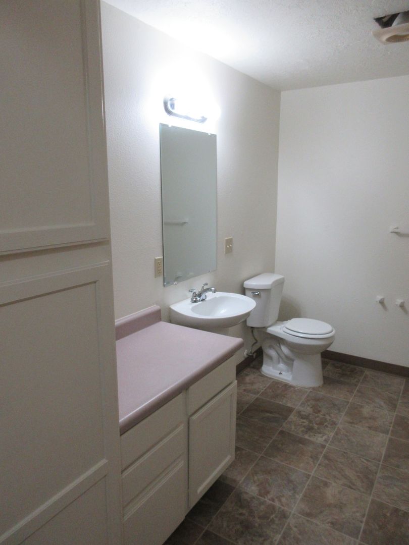Salem Apartment: 835 Piedmont Ave. NW Apt. #3