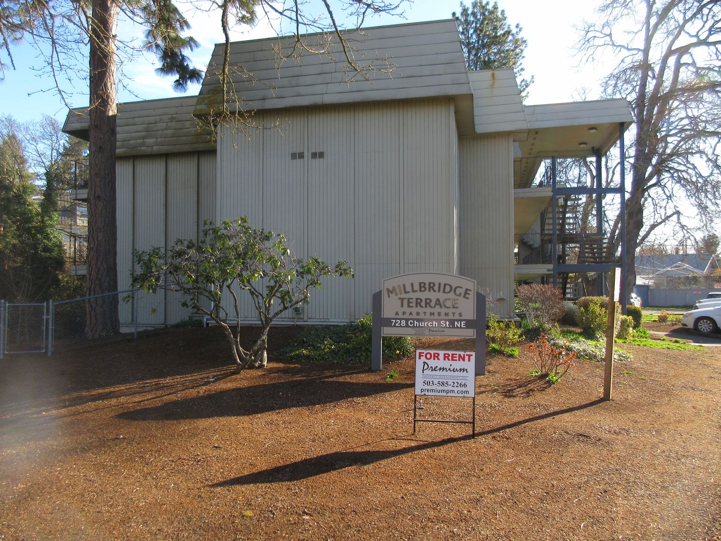 Salem Apartment: 728 Church Street NE #25