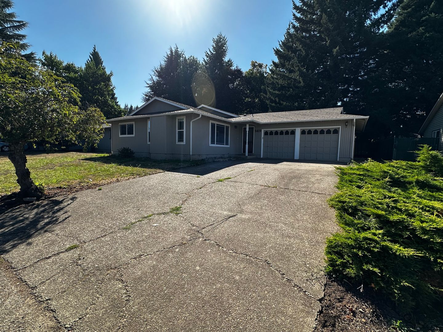Keizer House: 5419 Joan Drive N