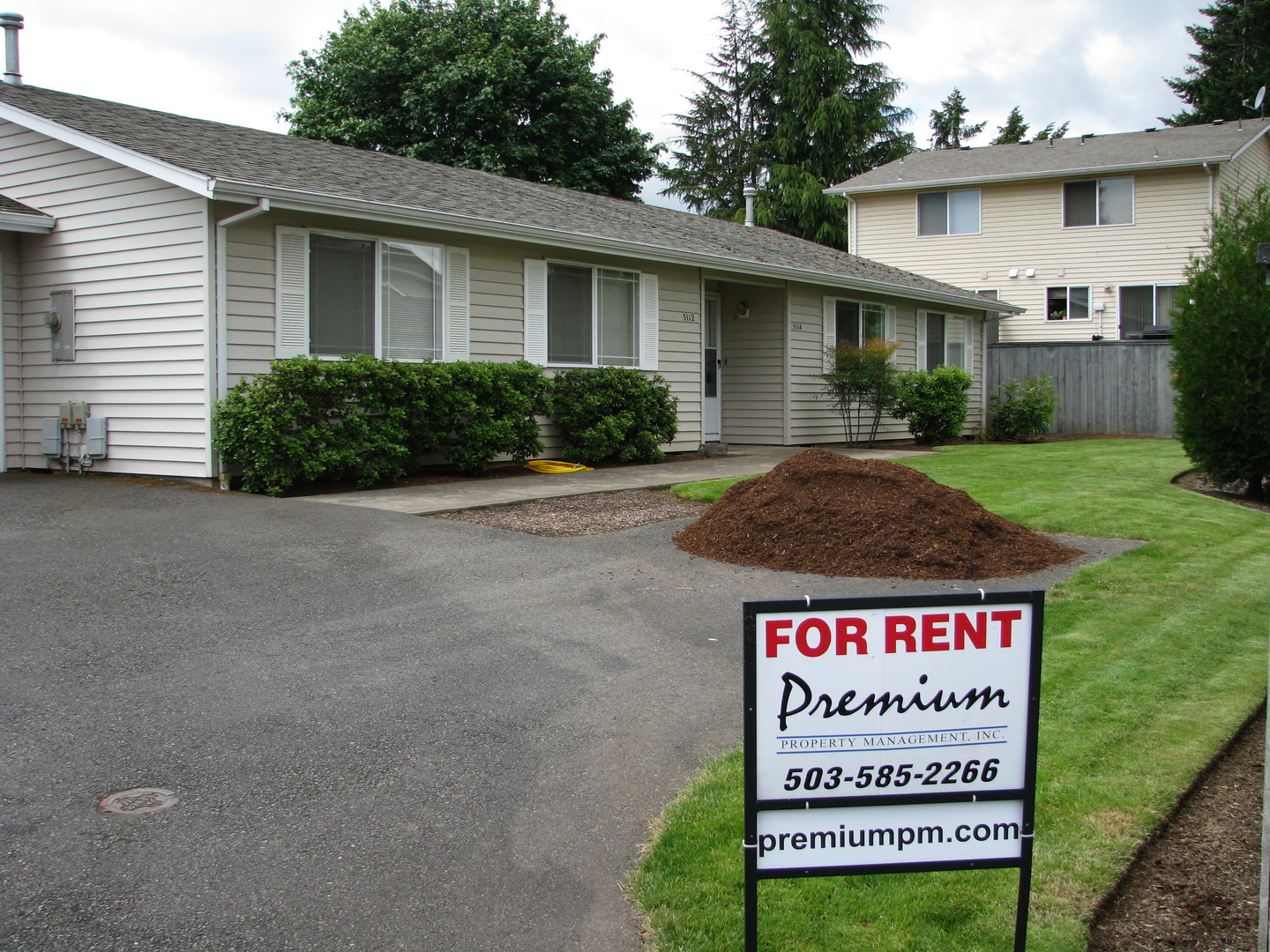 Salem Apartment: 5114 Skyline Village Loop S
