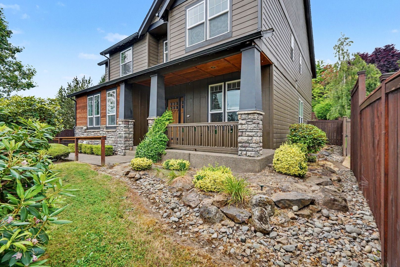 Salem House: 1321 Chapman Hill Dr NW