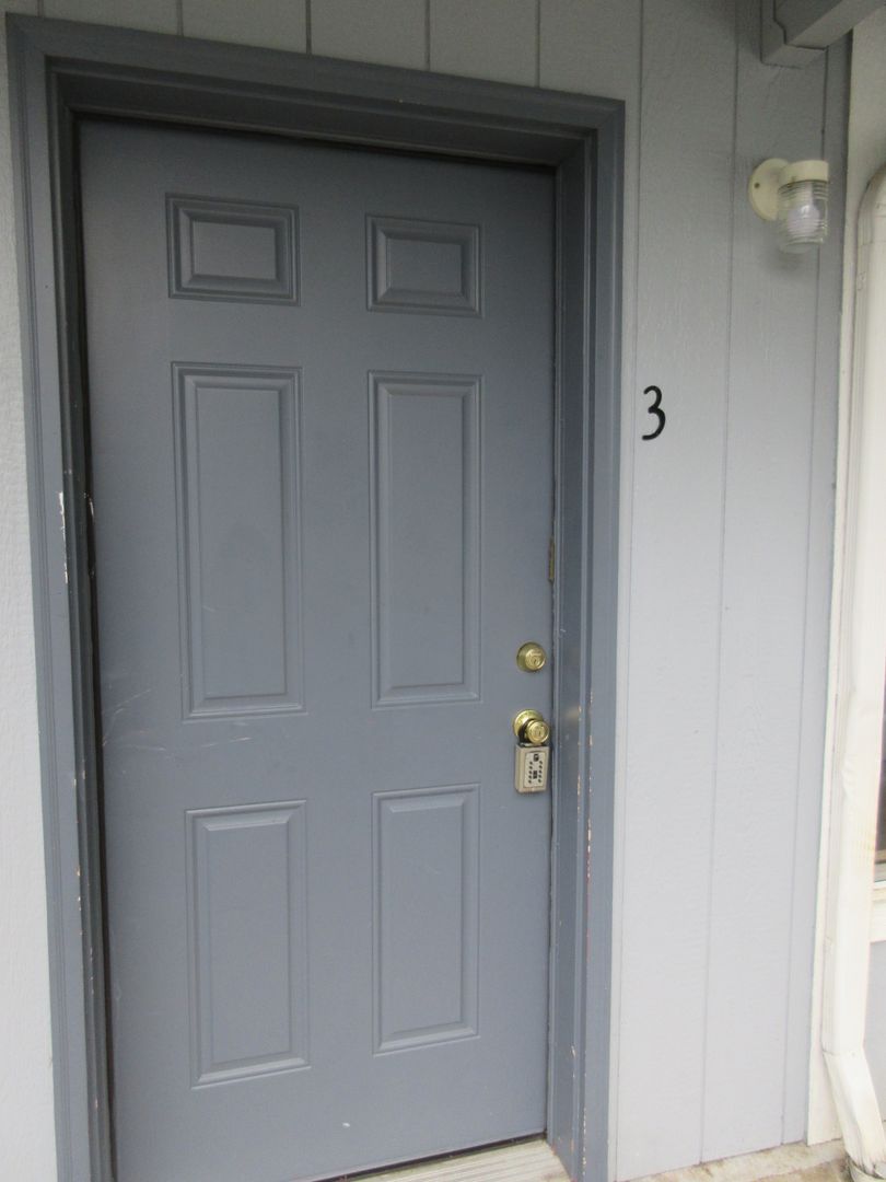 Salem Apartment: 835 Piedmont Ave. NW Apt. #3