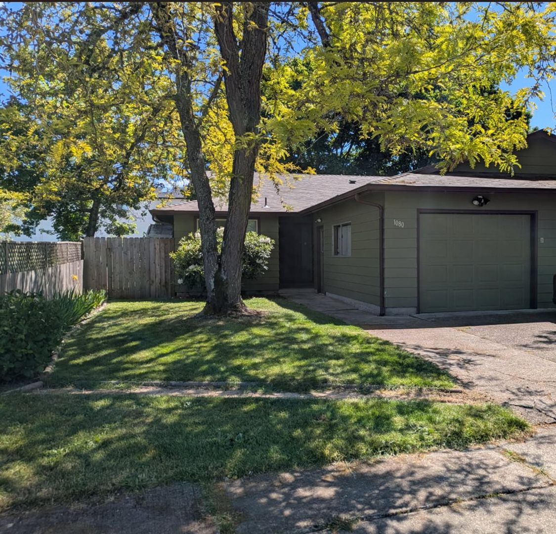 Keizer Apartment: 1078 & 1080 Alder Dr NE
