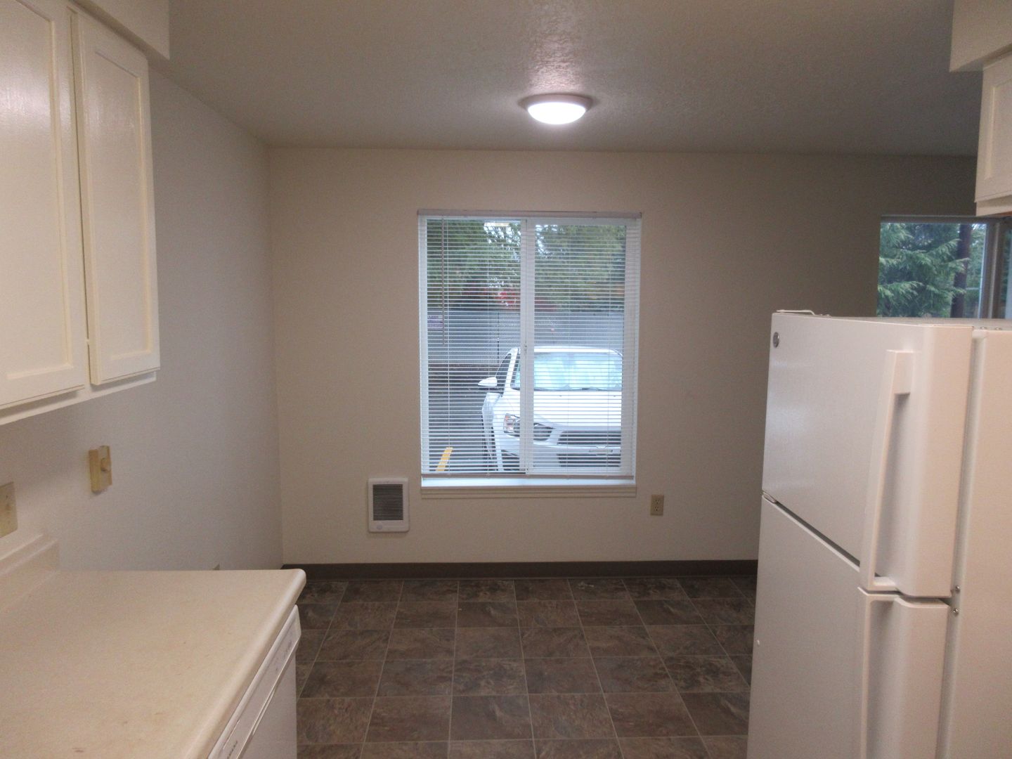 Salem Apartment: 835 Piedmont Ave. NW Apt. #3