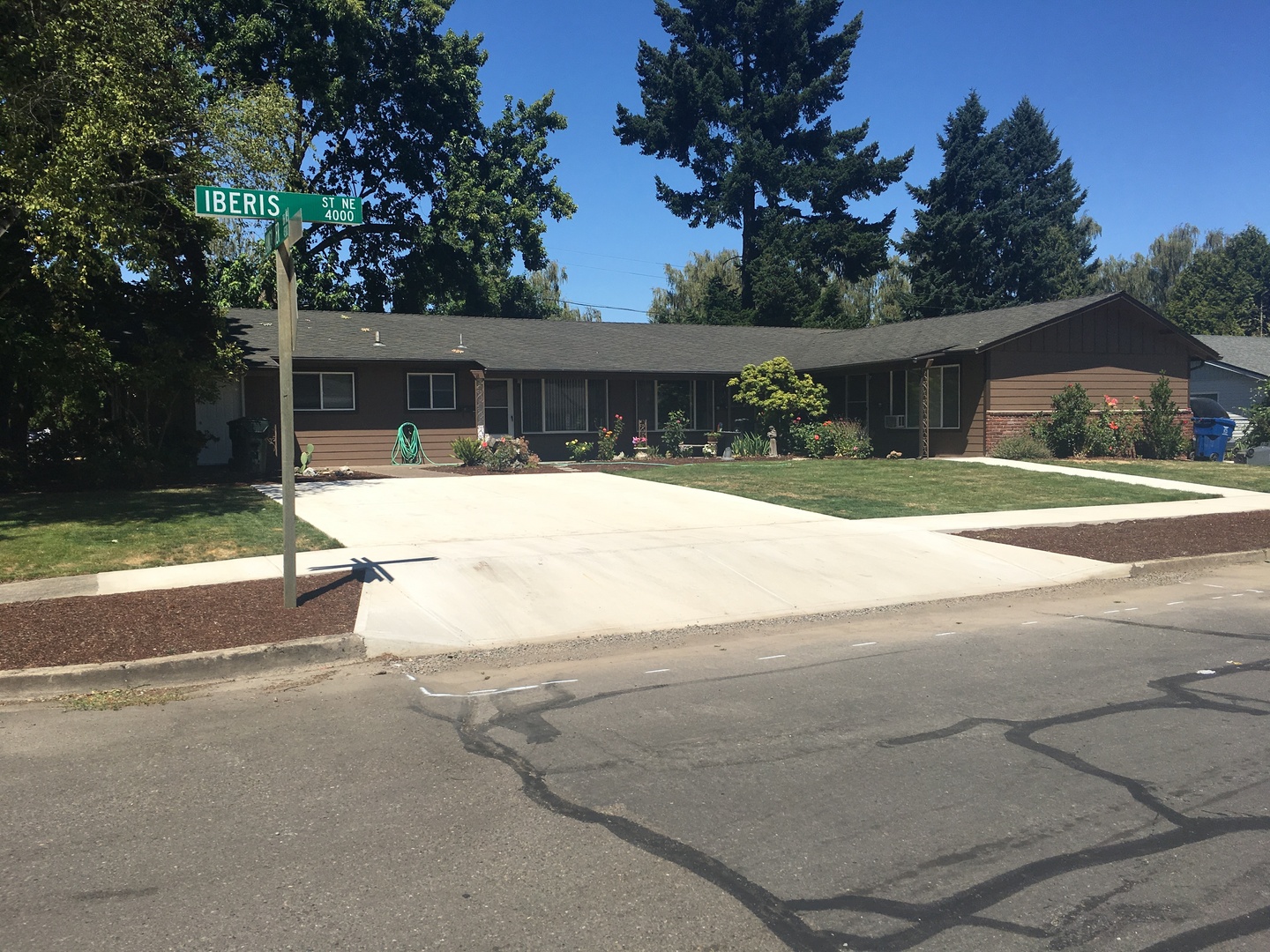 Salem Apartment: 4007 Iberis Street NE