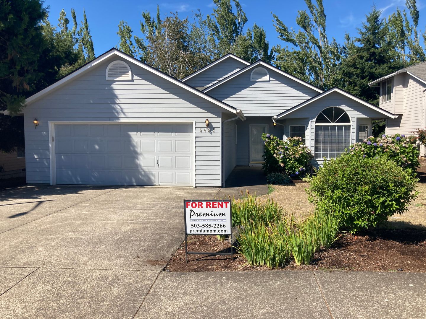 Salem House: 5423 Monterey Drive SE