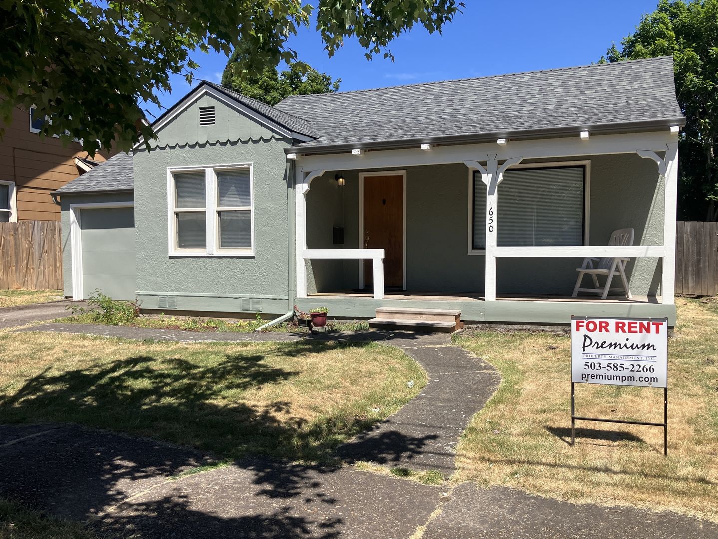 Salem House: 650 Rosemont Ave NW