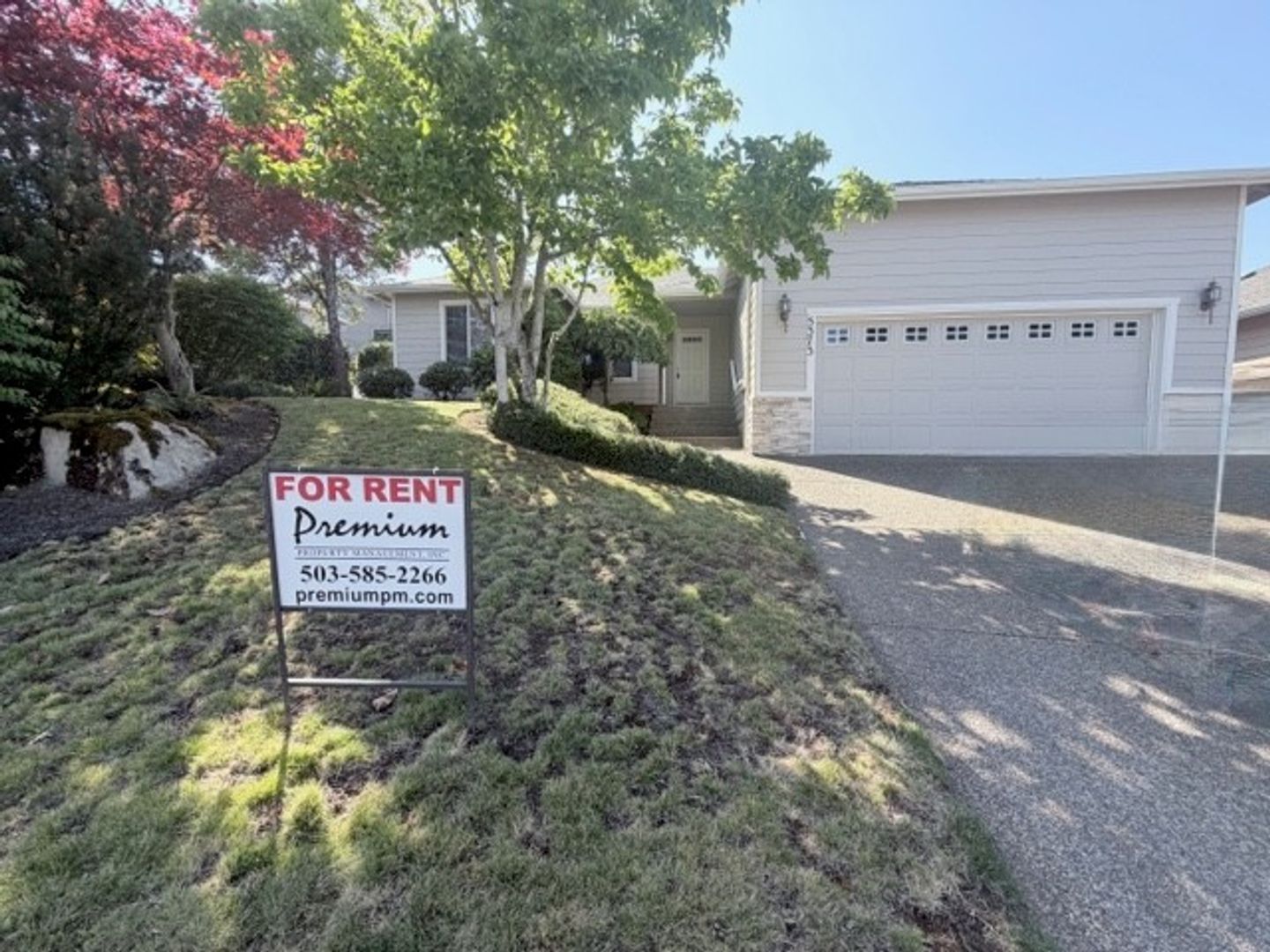 Salem House: 5373 Snowflake Street SE