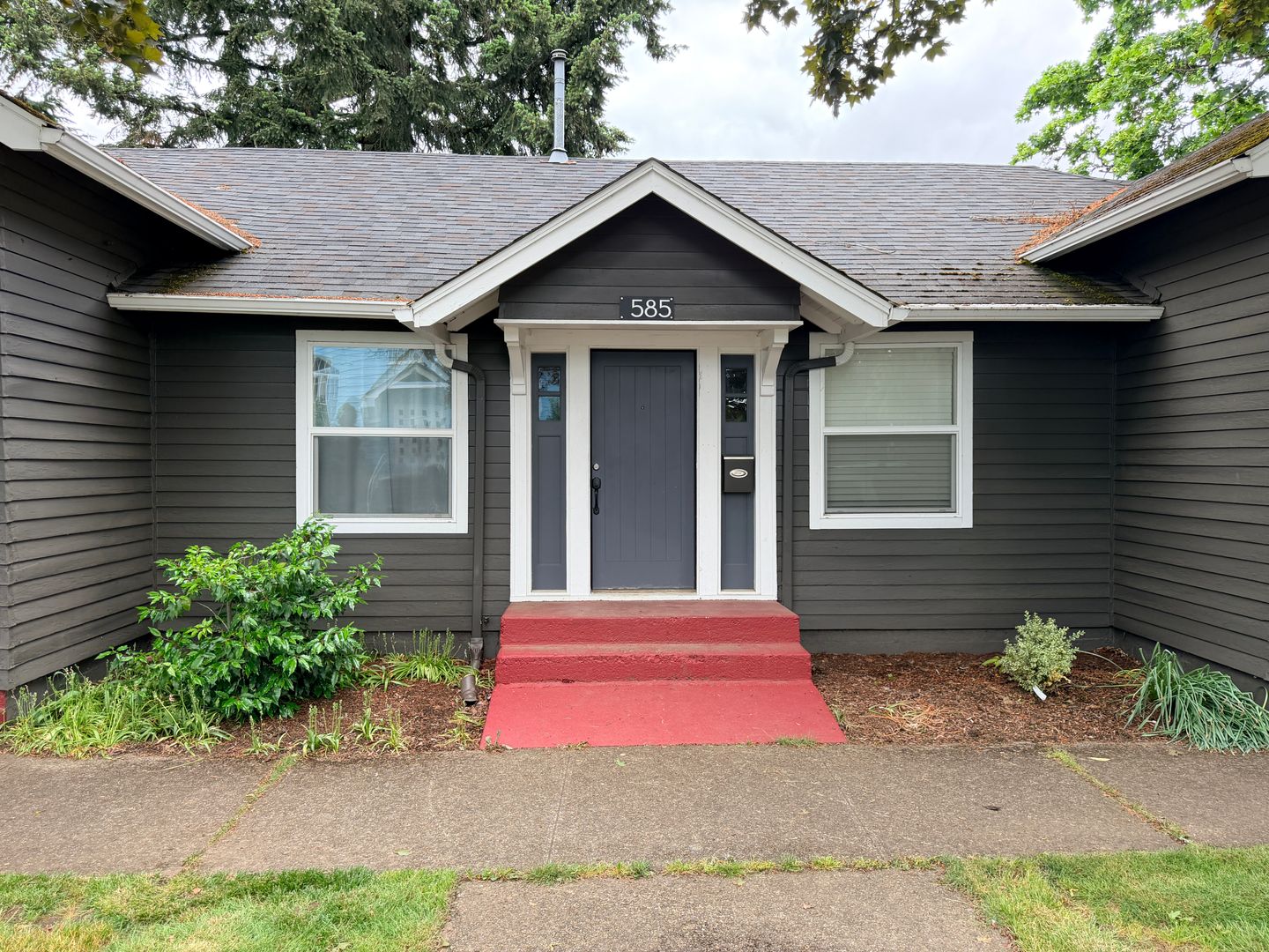 Salem Apartment: 585 Highland Ave NE