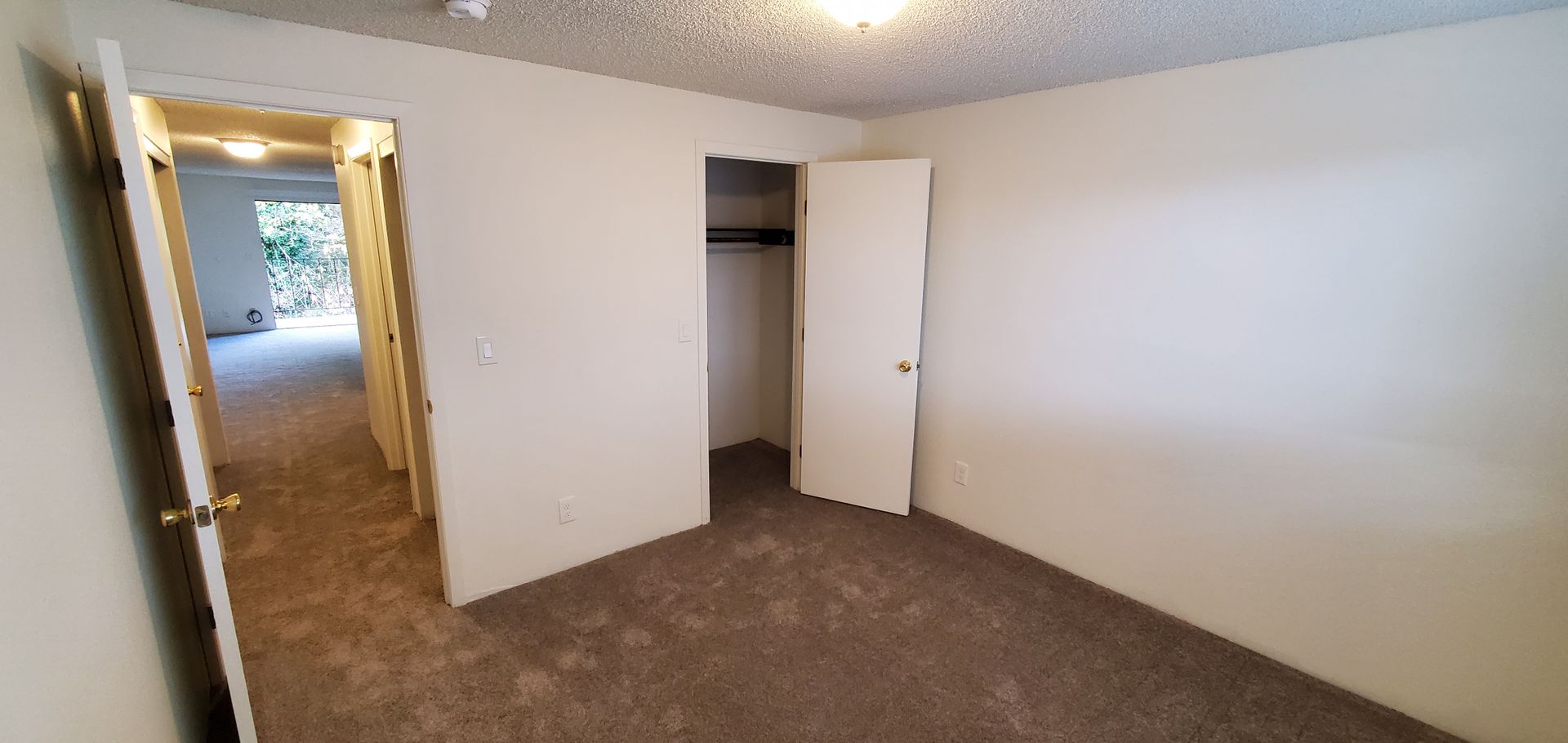 Salem Apartment: 728 Church Street NE #23