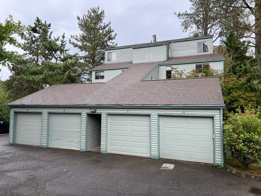 Large Updated Two Bedroom Condo in South Salem with a Deck and Patio – photo 1