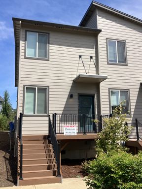 2023 Three Bedroom Townhouse in South Salem – photo 1