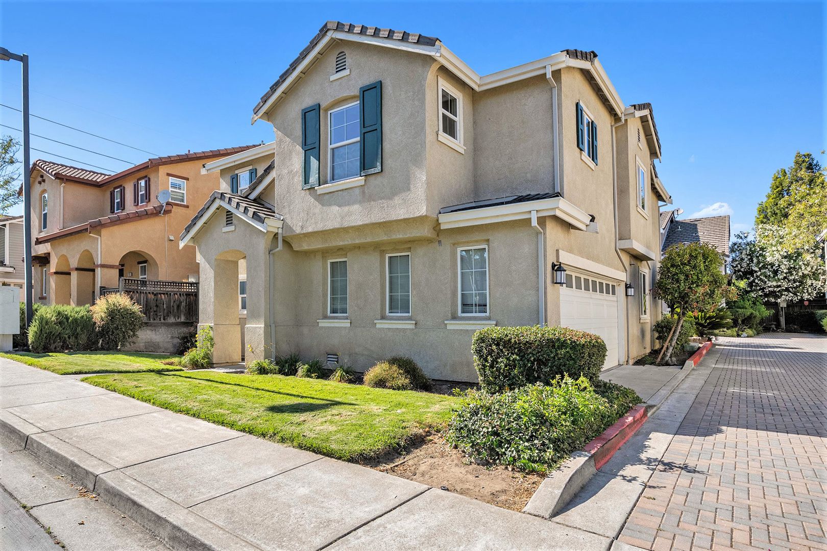 Martinez House: 112 Hemingway Cmn