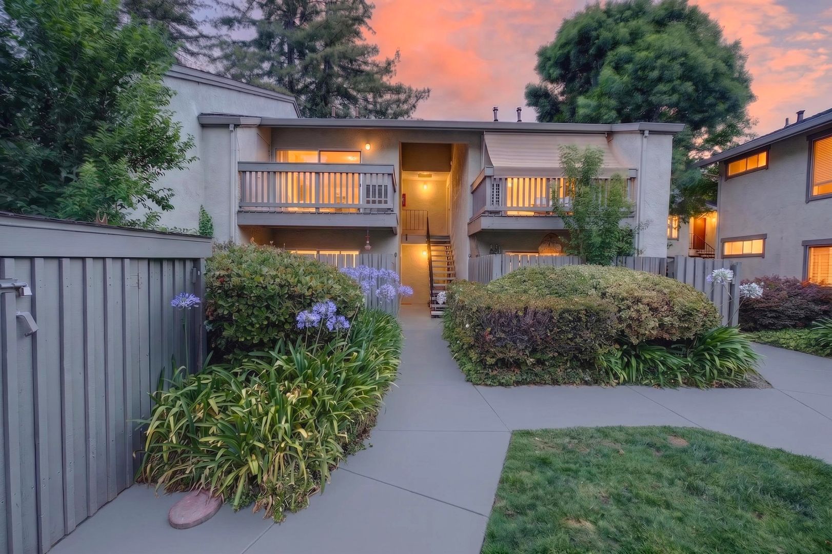 Walnut Creek Condo: 2562 Walnut Blvd. #56