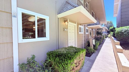Charming 2BD/1.5BA, Two-Story Townhouse in West Side Danville, Near Downtown- Available NOW!