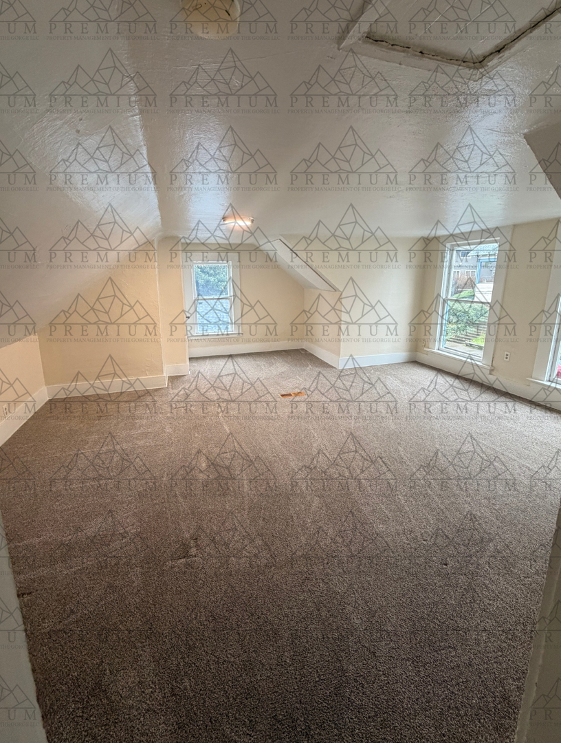 The Dalles Apartment: 714 Union Street