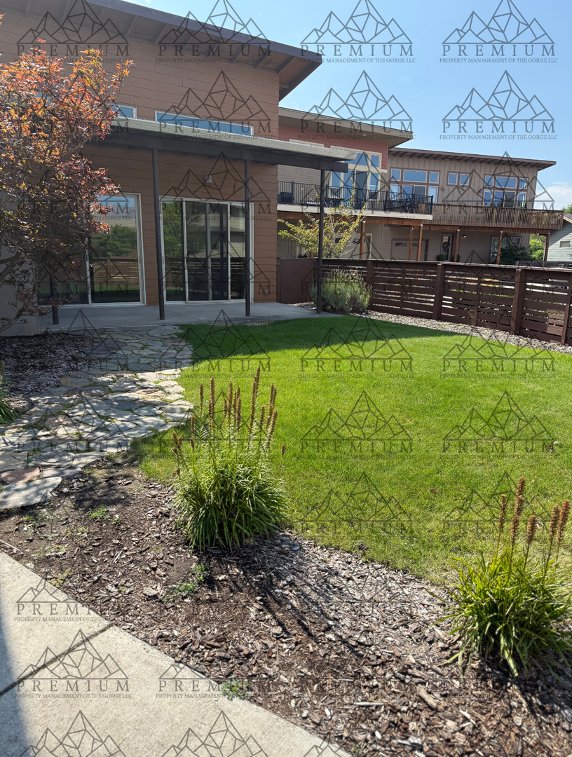 The Dalles House: 166 Blue Heron Ct