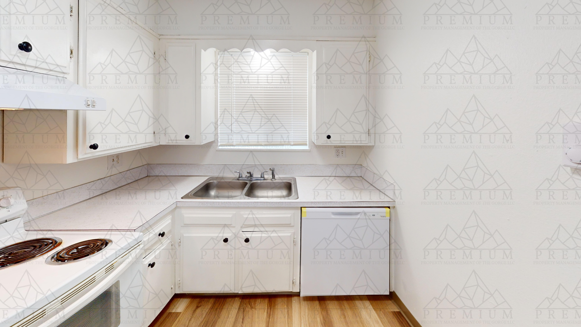 The Dalles Apartment: 2402 - 2416 West 10th St.