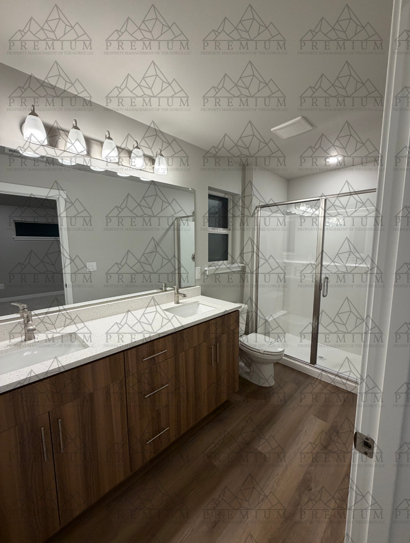 Cascade Locks House: 1032 SE Warco Dr.