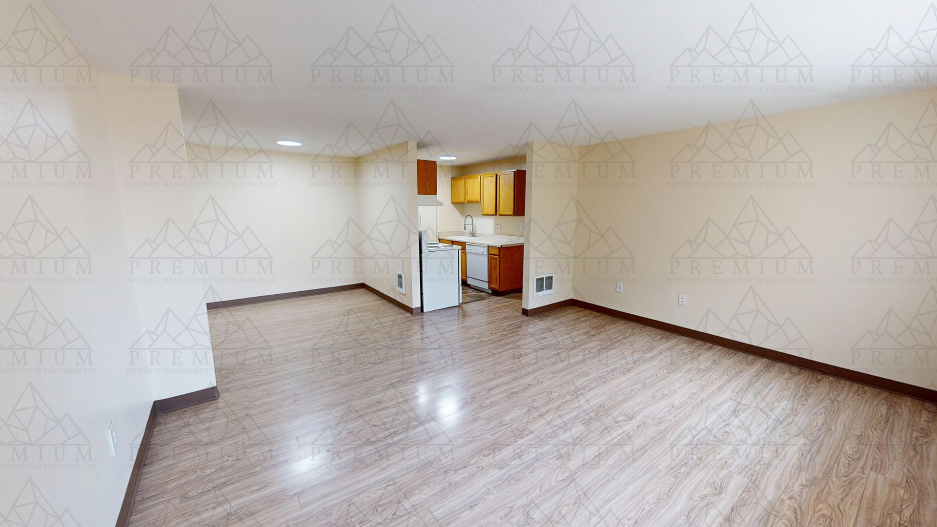 The Dalles Apartment: 1010 - 1102 West 5th Place