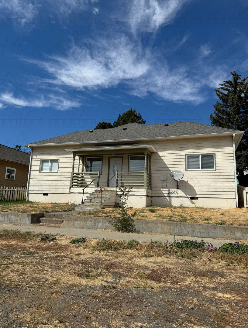 Moro House: 402 McCoy Street