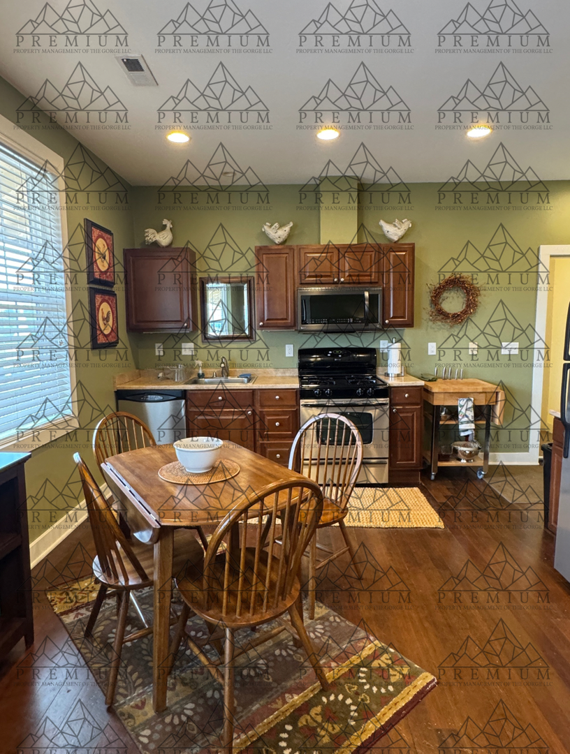 1006 East 2nd Street