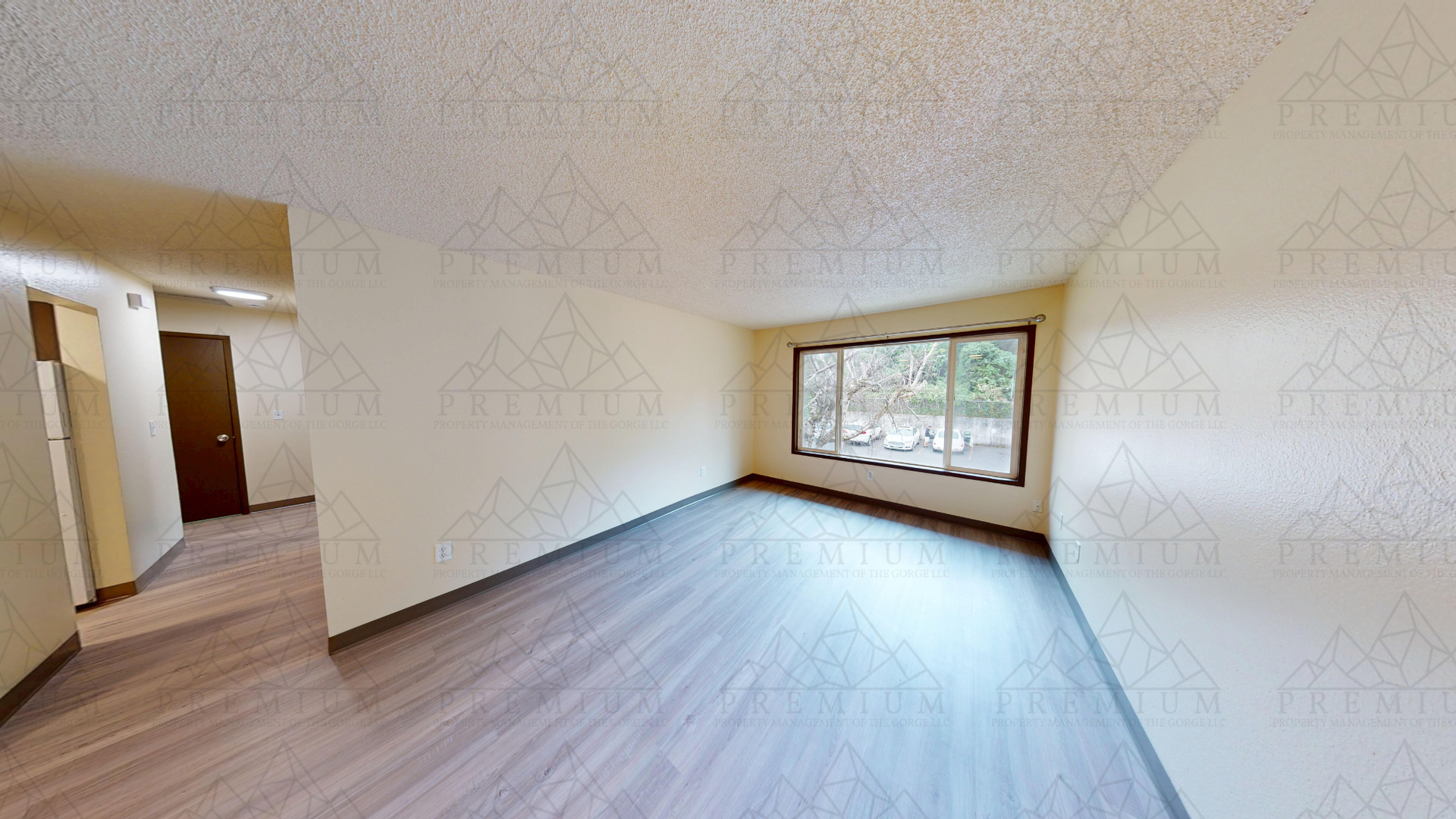Hood River Apartment: 1695 Oak Street