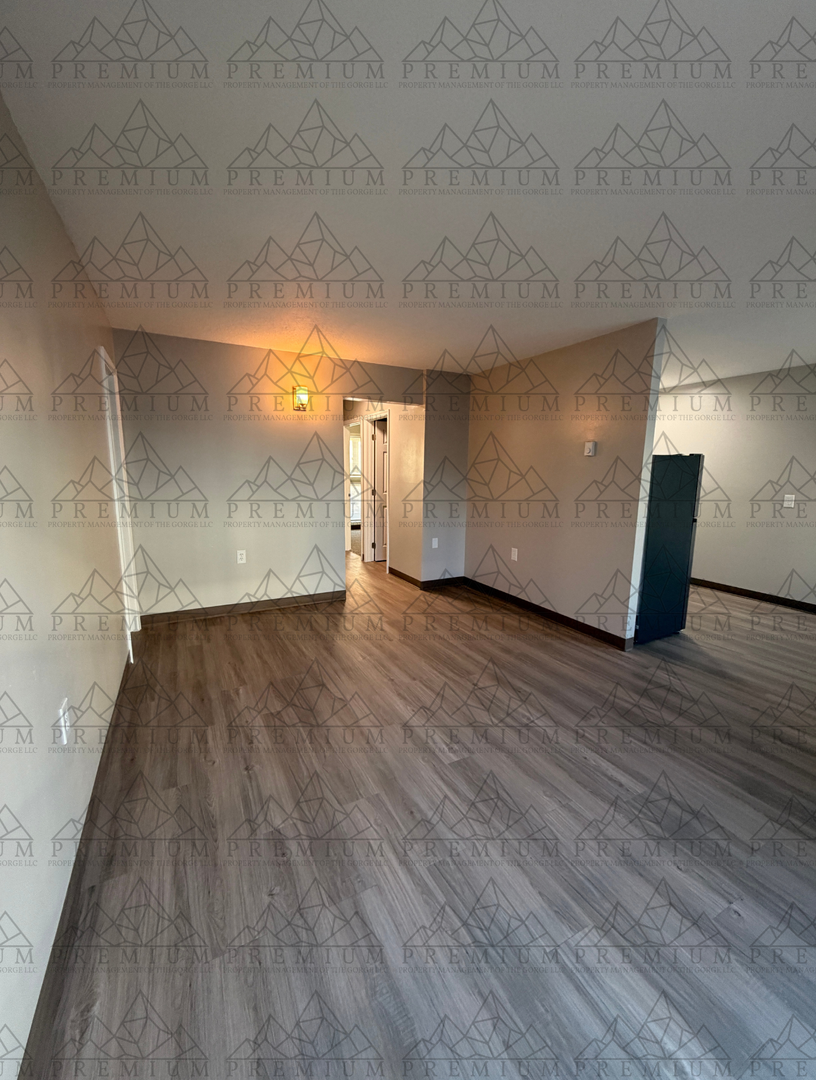 The Dalles Apartment: 1700 East 9th Street