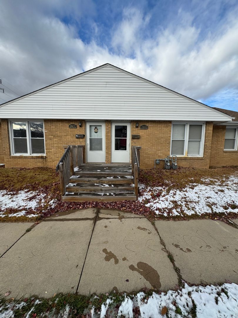 Rockford Apartment: 2606 13th Avenue