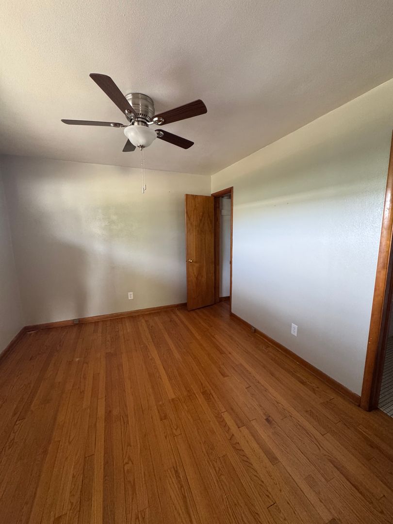 Rockford Apartment: 2323 Douglas Avenue