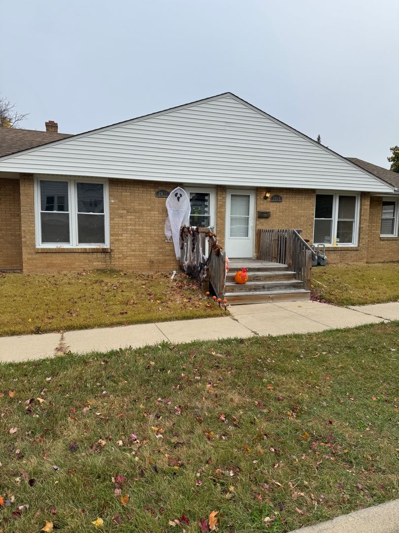 Rockford Apartment: 2606 13th Avenue