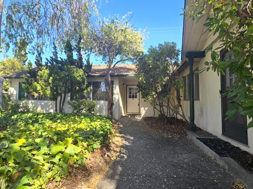 Private Spacious Duplex, Remodeled Kitchen, Fresh Paint, Laundry Room, Garage, Large Yard! – photo 1