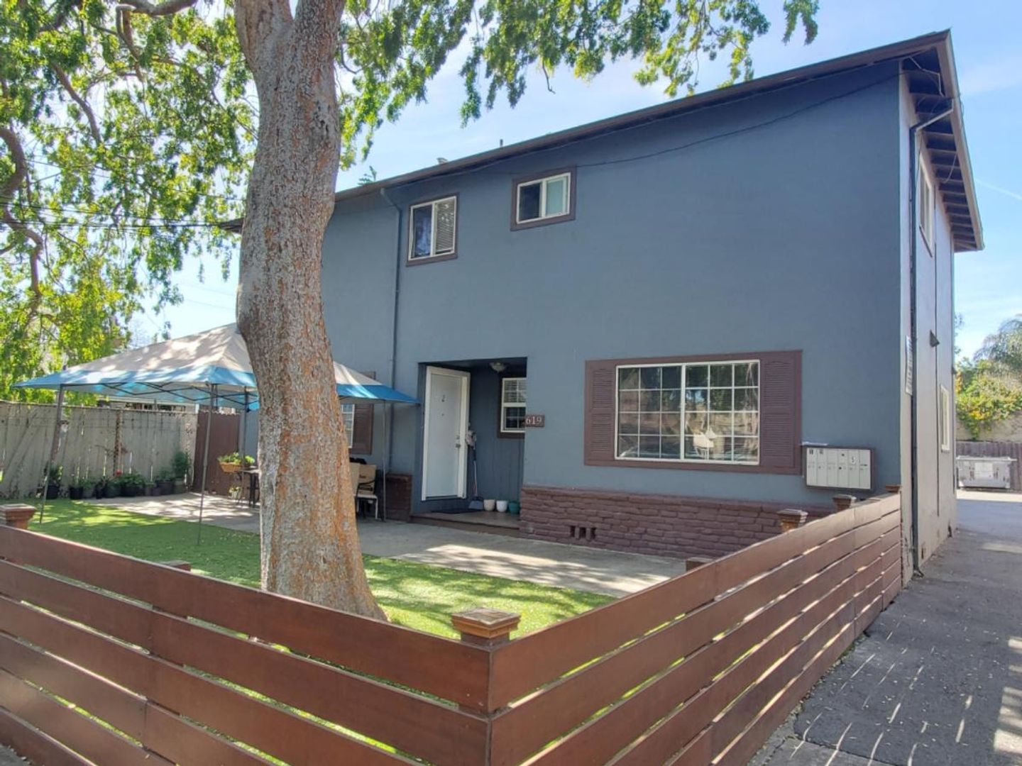 Redwood City Apartment: 619 Buckeye St