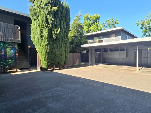 Charming & furnished 2-bedroom, New Flooring Throughout, Great Location! – photo 1