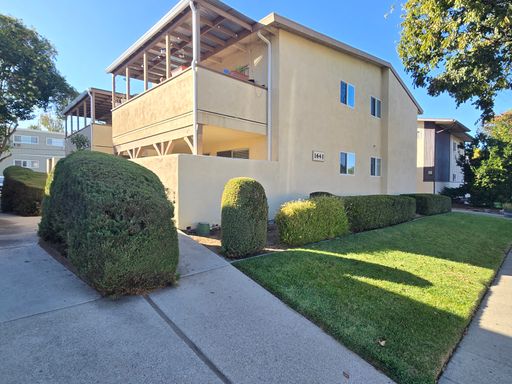 Spacious Downstairs Apartment, Fresh Paint, Patio, Large Storage Closet, Great Location! – photo 1